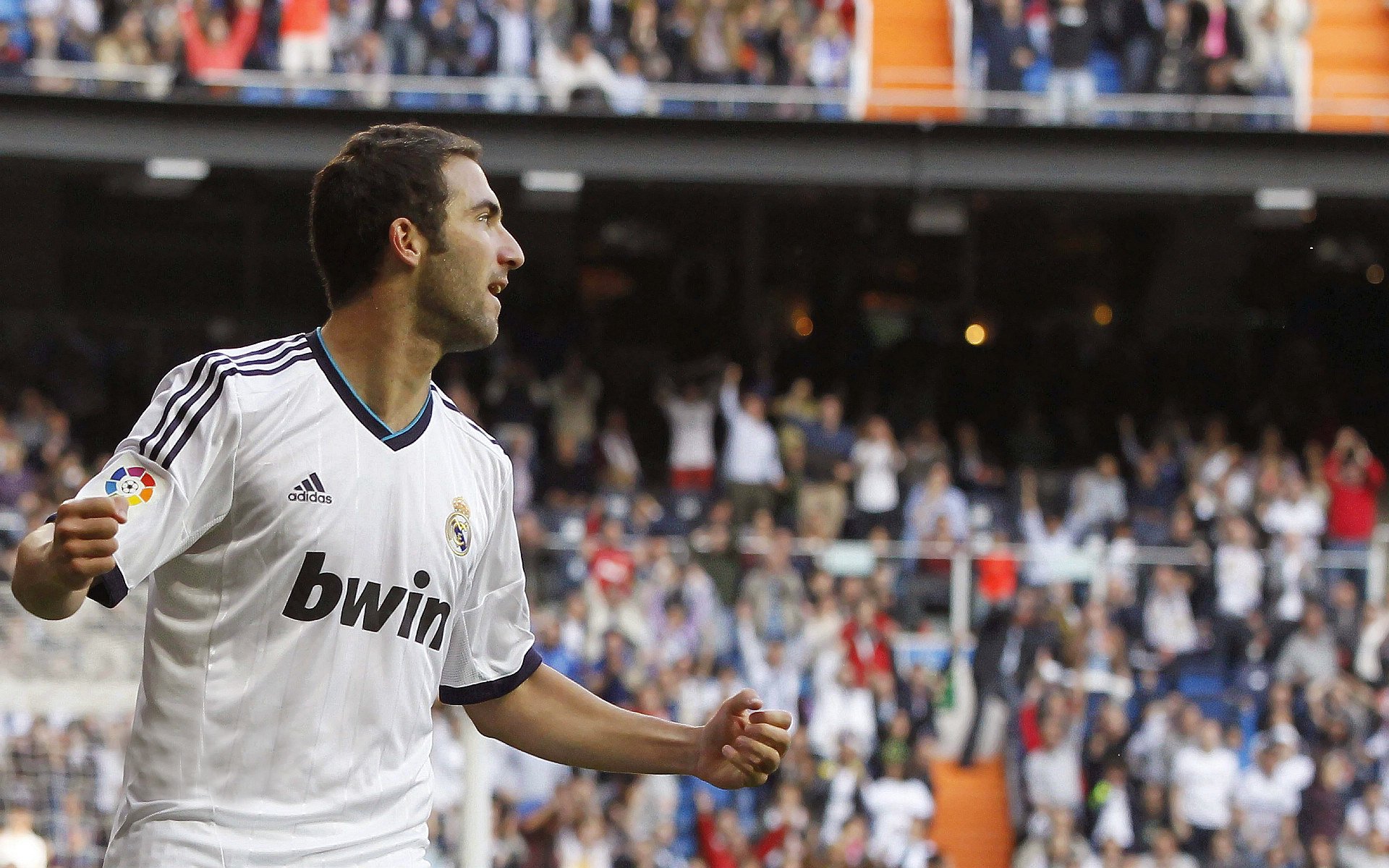 开云体育官网-巴黎鏖战尤文，贝林厄姆关键制胜，一场定义新时代的欧冠对决